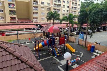 LAKEVIEW APARTMENT TAMAN JASA PERWIRA BATU CAVES,