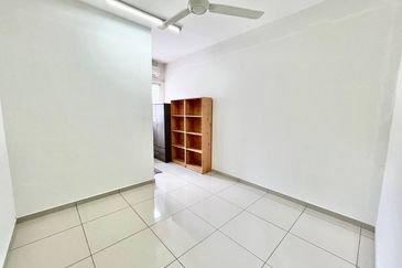 Double storey taman Tanjung Bukit beruntung  22'x70' free. 5unit aircond