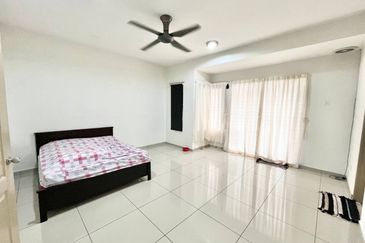 Double storey taman Tanjung Bukit beruntung  22'x70' free. 5unit aircond