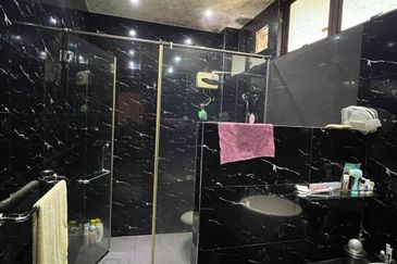 SEMI-D DOUBLE STOREY, TAMAN MELAWATI, K.LUMPUR.  