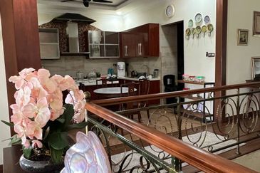 SEMI-D DOUBLE STOREY, TAMAN MELAWATI, K.LUMPUR.  