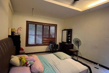 SEMI-D DOUBLE STOREY, TAMAN MELAWATI, K.LUMPUR.  