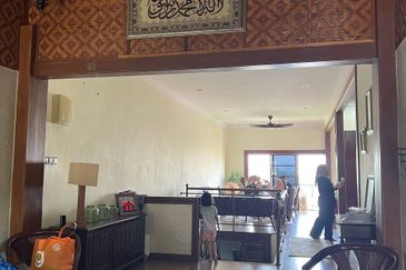 SEMI-D DOUBLE STOREY, TAMAN MELAWATI, K.LUMPUR.  