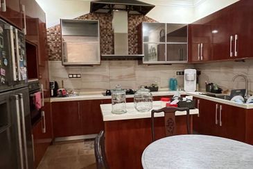 SEMI-D DOUBLE STOREY, TAMAN MELAWATI, K.LUMPUR.