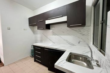 Apartment Taman Bukit Pelangi Renovated Cheapest In Shah Alam FOR SALE