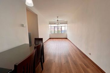Apartment Taman Bukit Pelangi Renovated Cheapest In Shah Alam FOR SALE