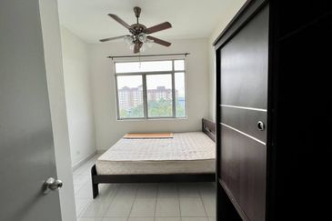 Apartment Taman Bukit Pelangi Renovated Cheapest In Shah Alam FOR SALE