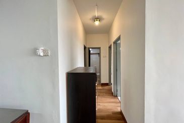 Apartment Taman Bukit Pelangi Renovated Cheapest In Shah Alam FOR SALE