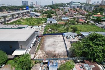 Kampung Sungai Kayu Ara