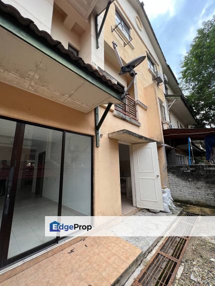 LOWER FLOOR TOWNHOUSE PRIMA COURT SAUJANA MELAWATI FOR SALE, Selangor, Taman Melawati