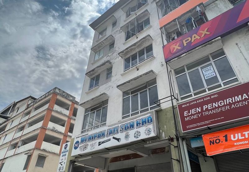 Dataran Otomobil, Seksyen 15