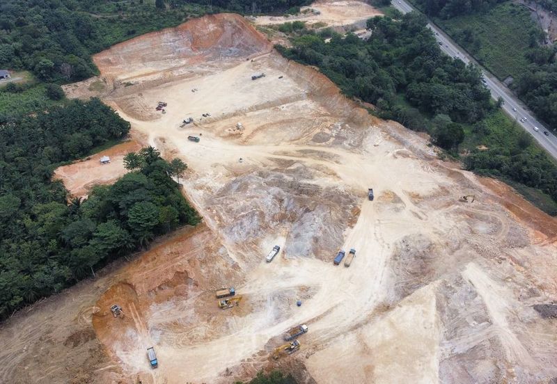 TANAH PERTANIAN (ZONING KEDIAMAN) UNTUK DIJUAL) - PERSIARAN MOKHTAR DAHARI SEKSYEN U15 SHAH ALAM