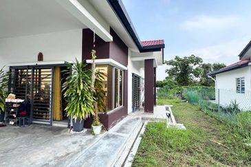 For Sale Single Storey Semi-D @ Taman Mawar 2, Kampung Lombong, Seksyen 29, Shah Alam, Selangor