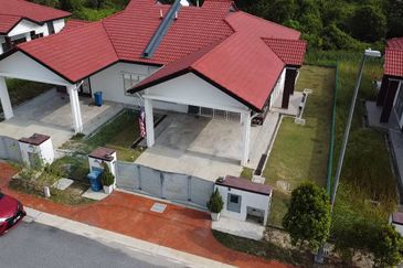 For Sale Single Storey Semi-D @ Taman Mawar 2, Kampung Lombong, Seksyen 29, Shah Alam, Selangor