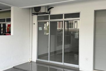 Halya 2 @ Daunan Worldwide