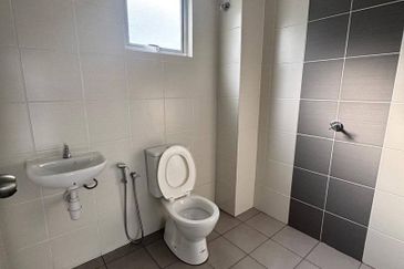 Halya 2 @ Daunan Worldwide