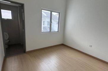 Halya 2 @ Daunan Worldwide