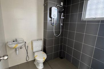 Halya 2 @ Daunan Worldwide