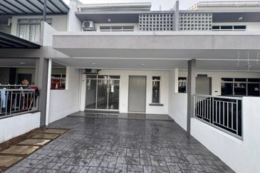 Halya 2 @ Daunan Worldwide