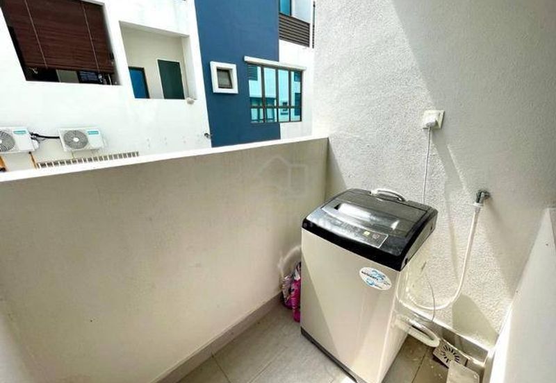 Ayden Townhouse Warisan Puteri