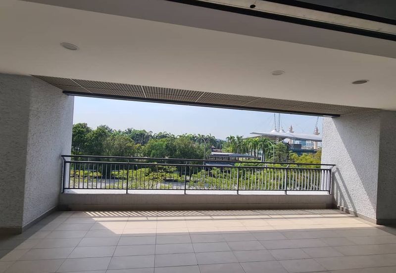 Radia Retail, Seksyen U8