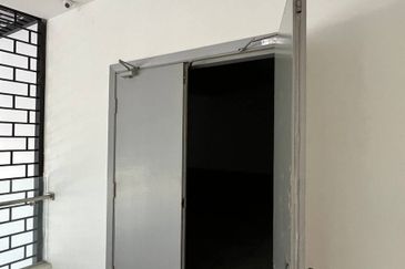 Bare Unit Level 1 Hi-Volume Heavy Duty Space To Let Cyberjaya