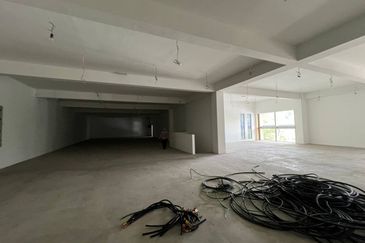Bare Unit Level 1 Hi-Volume Heavy Duty Space To Let Cyberjaya
