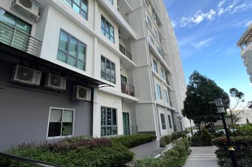 D’Pulze Service Residence,Persiaran Multimedia, Cyberjaya Good for investment!