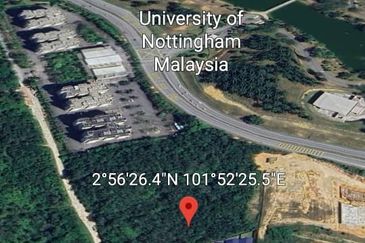 Tanah Lot Banglo Semenyih dekat Nottingham University