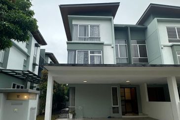 Parkfield Residences, Tropicana Heights