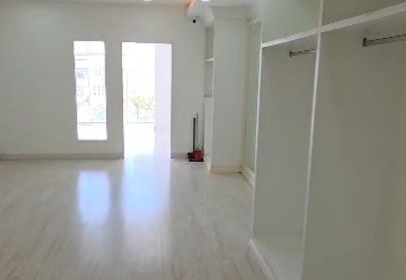 Shop Office Bangi Sentral Muslimah Boutique Street