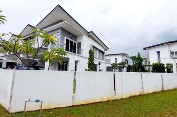 Parkfield Residences, Tropicana Heights