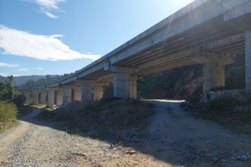 Tanah 15 ekar tepi Lebuhraya EKVE Sungai Long