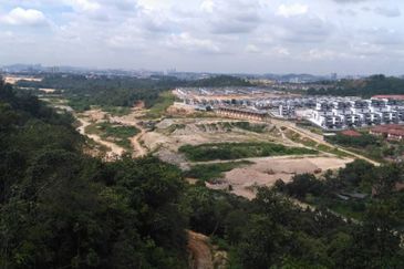 Tanah 15 ekar tepi Lebuhraya EKVE Sungai Long