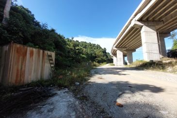 Tanah 15 ekar tepi Lebuhraya EKVE Sungai Long