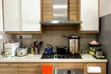 16 Quartz Melawati Condominium