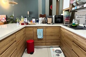 16 Quartz Melawati Condominium