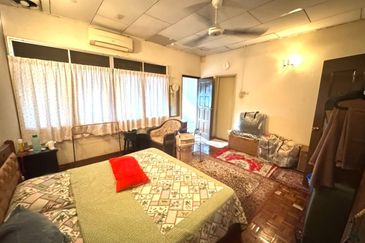 Taman Lembah Keramat AU5