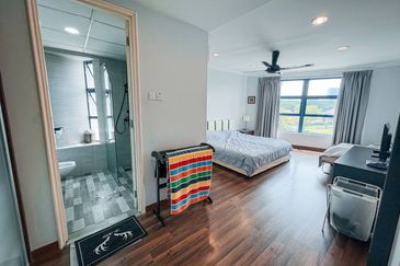 Impiana on the Waterfront