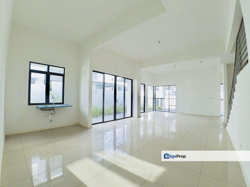 3 Storey Semi D Lambaian Residence Bangi Near KTM UKM FOR SALE, Selangor, Bangi
