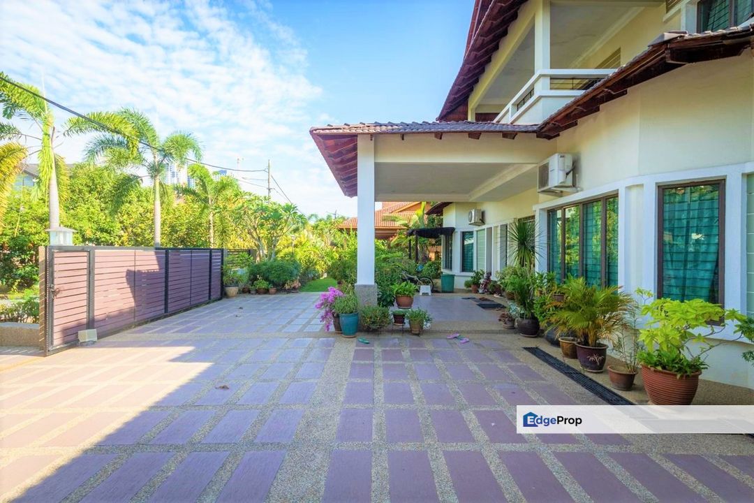 PRIVATE POOL 2 Storey Bungalow Seksyen 4 Bandar Baru Bangi, Selangor, Bangi