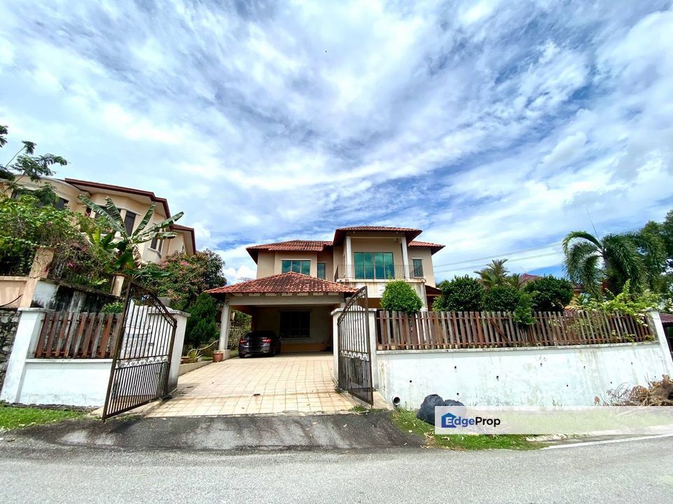 RENOVATED Bungalow Putra Hill Residensi, Bandar Seri Putra, Bangi, Selangor, Bangi