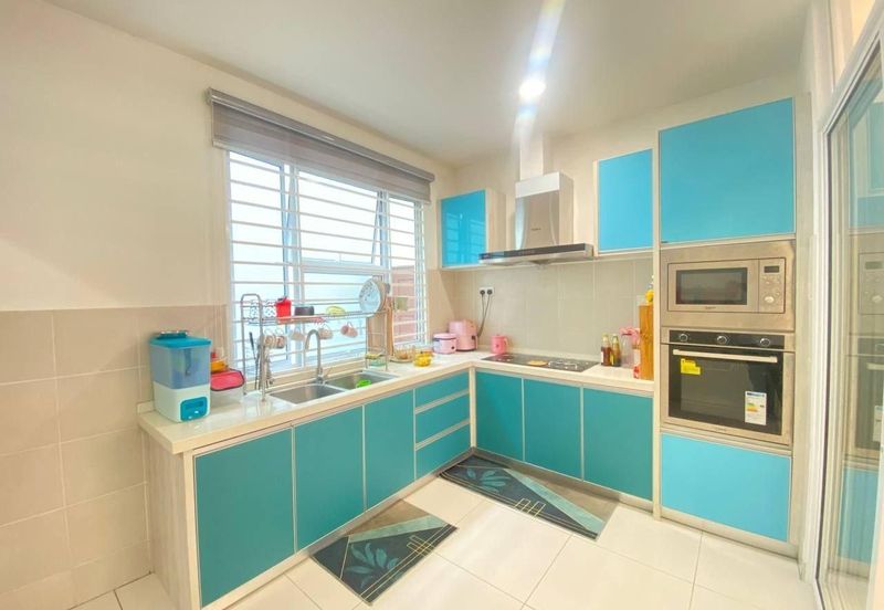 Taman Pinggiran Putra