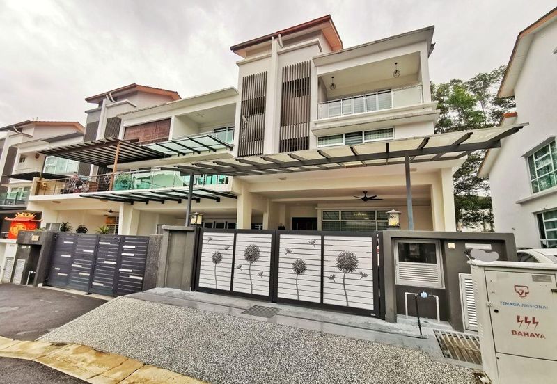 Taman Pinggiran Putra