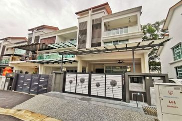 Taman Pinggiran Putra