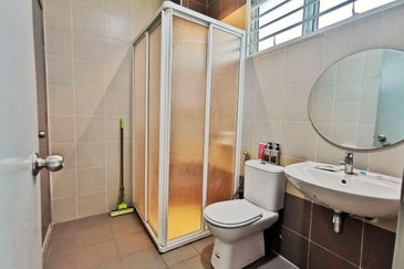 Taman Pinggiran Putra