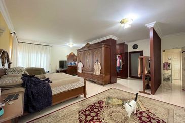 Bandar Tun Hussein Onn