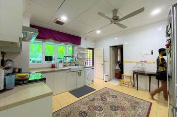 Bandar Tun Hussein Onn