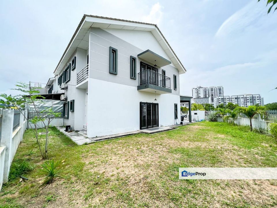 [3,283 SQFT] End Lot Double Storey Terrace Laurel Laman View, Cyberjaya, Selangor, Cyberjaya