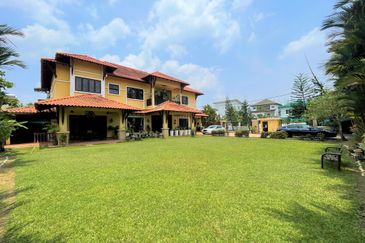 [RENOVATED 12,217 SQFT] Double Storey BUNGALOW Taman Tasik Titiwangsa, KL FOR SALE